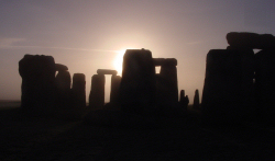 Stonehenge at dawn, photo by Laura Cruz copright 2006